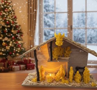 🎄🕯️ LIMITOVANÁ VÁNOČNÍ KOLEKCE – jen 9 ks! 🐝✨ Na světě je jen 9 těchto voskových betlémů, které jsme pro vás s láskou...